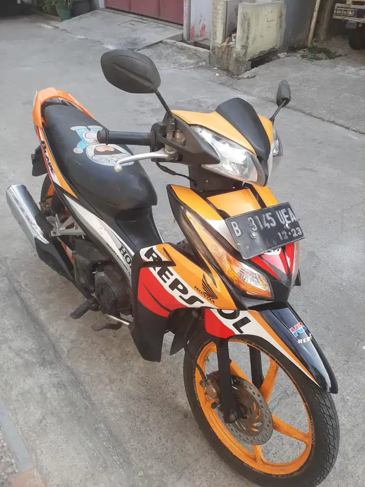 Honda Blade Repsol 2013 ss lengkap mesin bagus plat B DKI