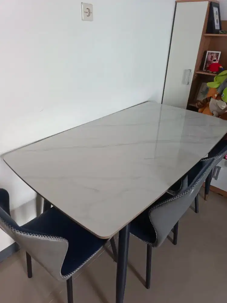 Meja Makan Mulus (3 Kursi) No Minus
