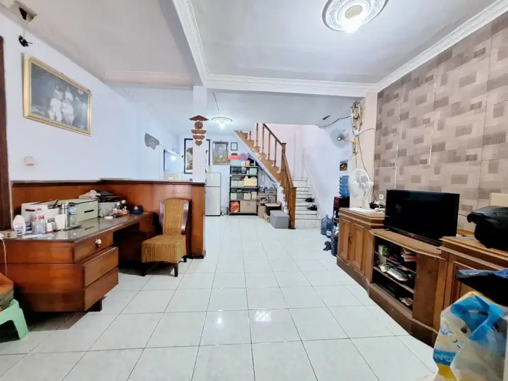 Murah di Bawah Harga Pasaran Rumah 2 Lantai, Surabaya Barat