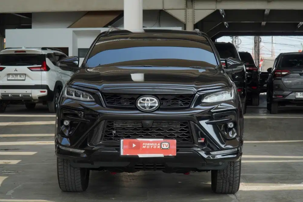 Toyota fortuner VRZ GR AT 4x4 2025 Hitam