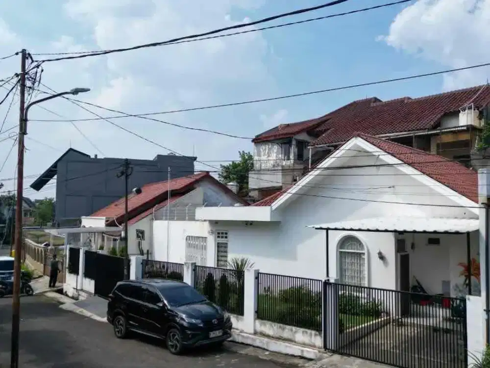 rumah di jln merpati bintaro jaya sek 2 jakarta selatan