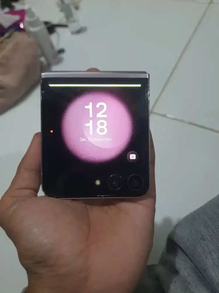 Samsung Z Flip 5 minus