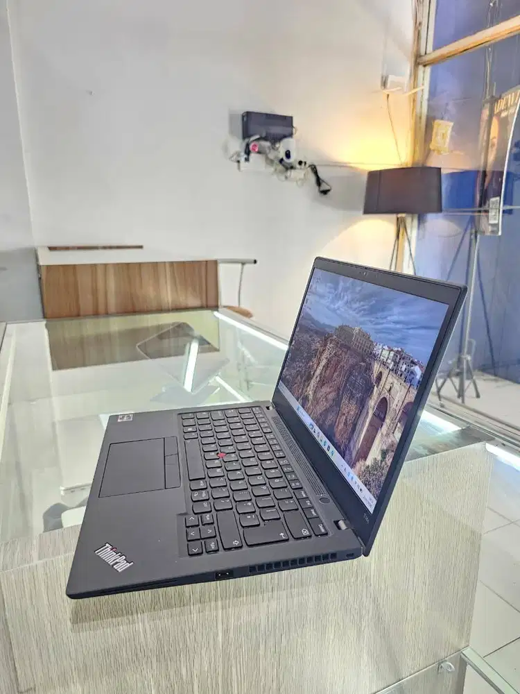 Laptop VGA 8 gb untuk Autocad, sketchUp, V-ray, Lumion, Refid,dll