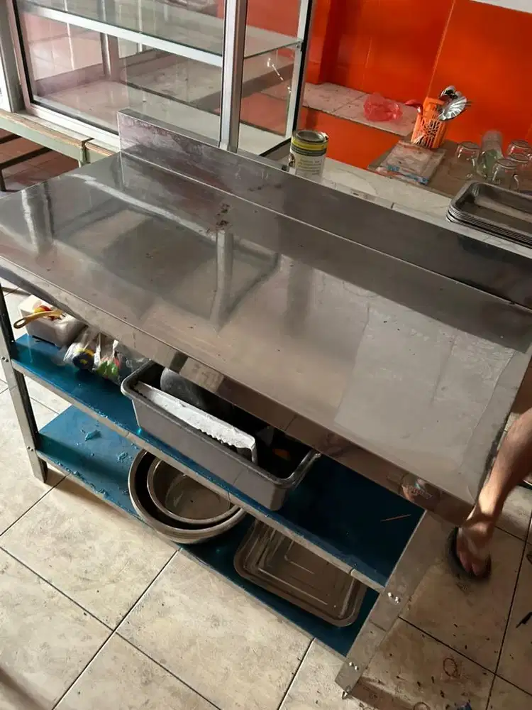Meja dapur stainless dan sink