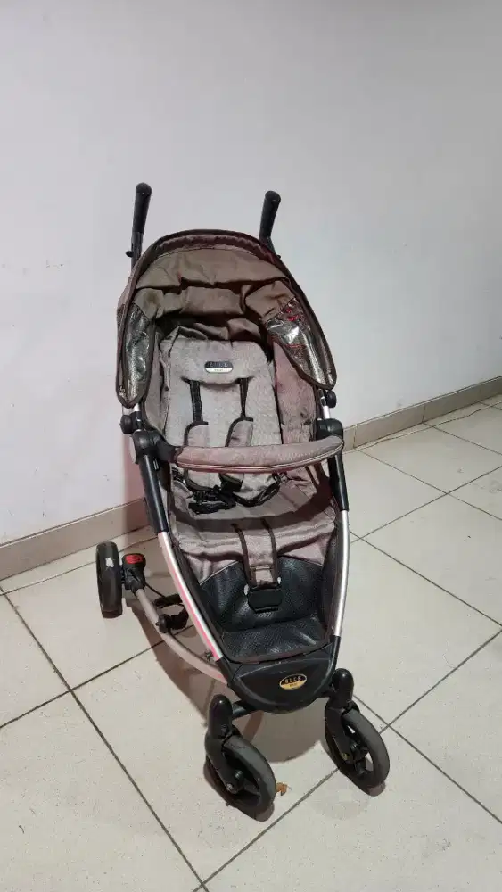 Stroller Bayi Baby Elle cozy kondisi layak jual cepat kereta dorong