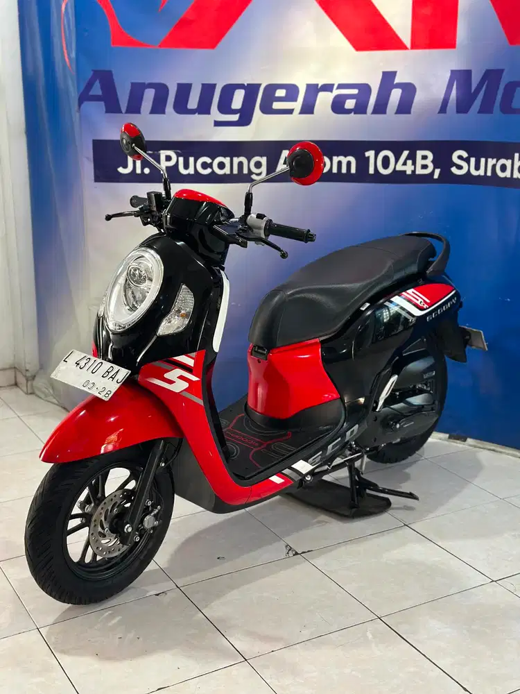 Honda Scoopy eSP Sporty tahun 2023 merah hitam