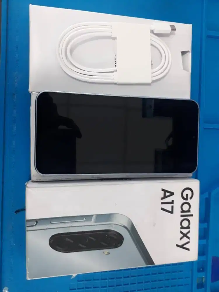 Samsung A17 8/128 ( Like New)