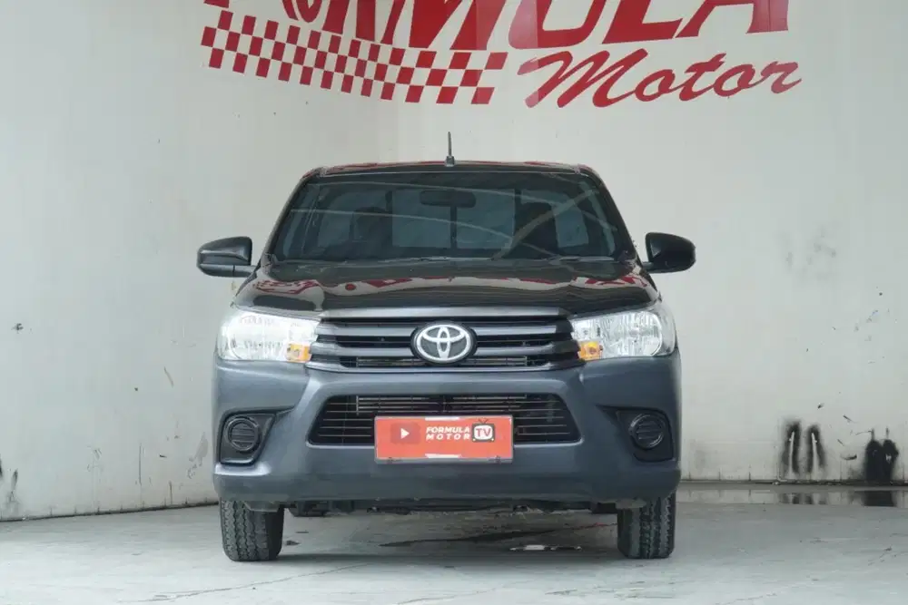 Toyota Hilux SC manual 2022 Hitam