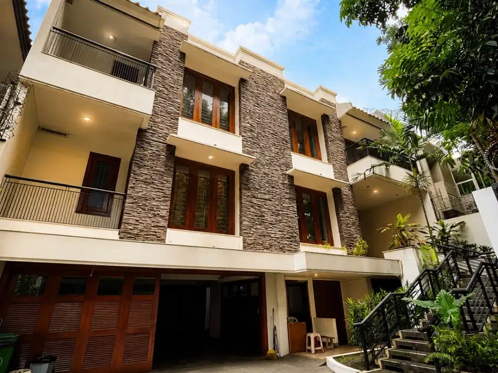 Disewakan Rumah Mewah Pondok Indah Private Pool LT 900m²