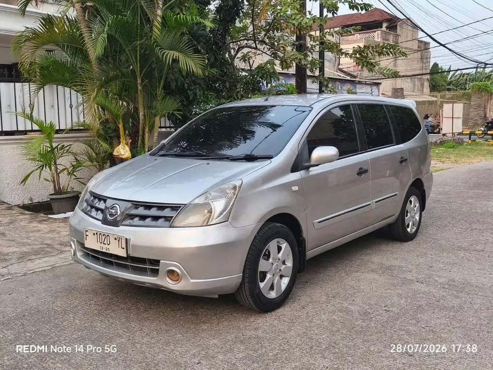 Nissan Livina 2010 Bensin
