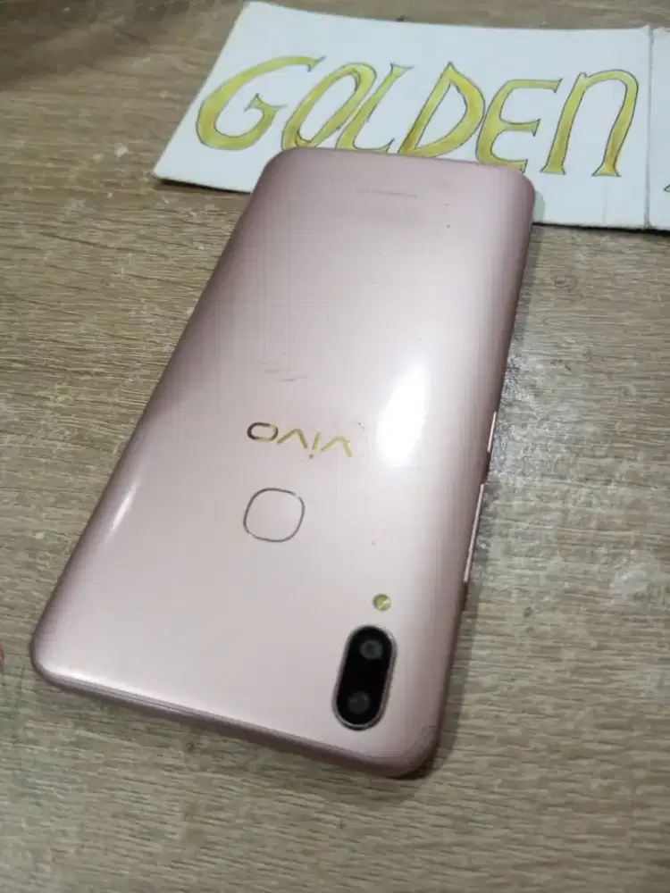 Vivo V9-Gold.4G LTE.Finger.Ram 4/64GB.ORI.GOLDEN PONSEL