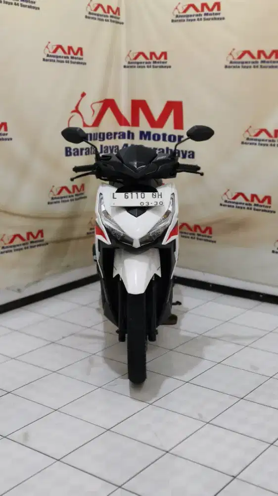 Honda Vario 125 Tahun 2015 warna putih
