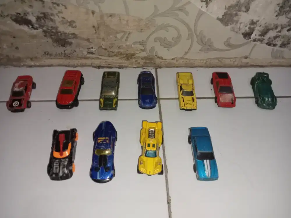 Mobil merk hotwels pl mainan anak