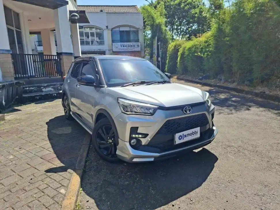 Toyota Raize 1.0 Type T GR SPORT Two Tone Bensin Matic Tahun 2021