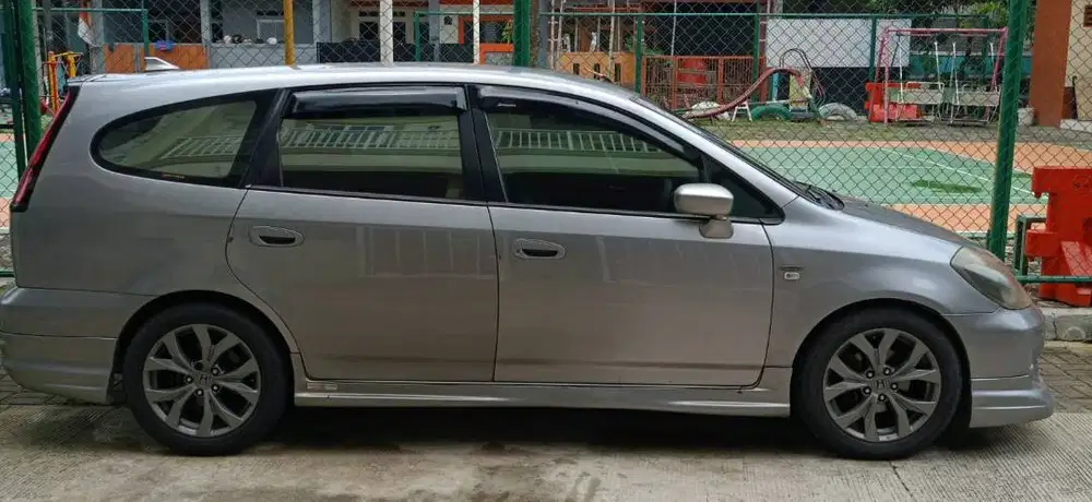 Honda Stream (2004)