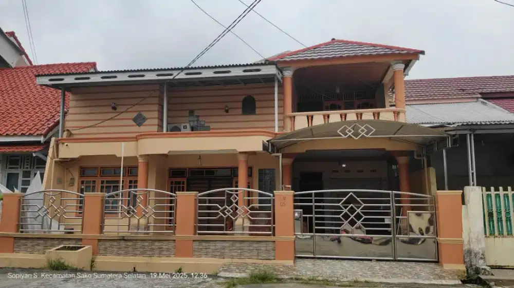 Di jual rumah 2 tingkat harga 900juta