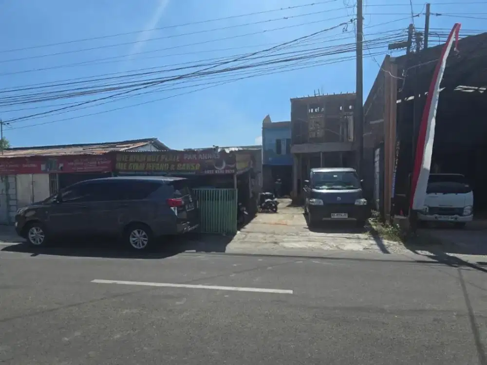 Gudang Strategis Dekat Jalan Raya Solo Jogja