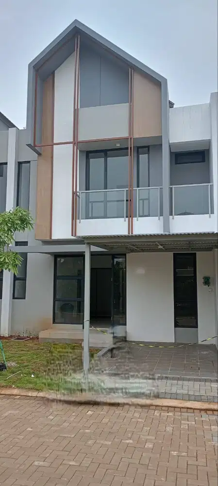 Rumah Siap Huni Lokasi Strategis di Yuthica BSD City