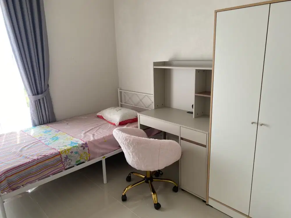 Set kasur uk 100 single bed+rangka besi,meja belajar dan lemari baju