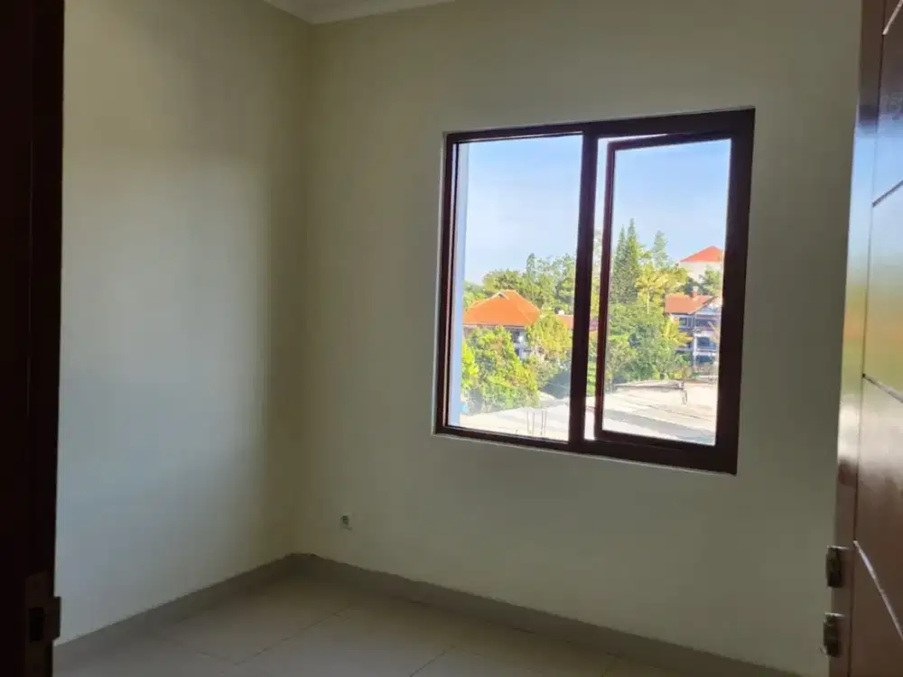 Jual Rumah di lokasi *cluster private one gate system* Gerlong Tonggoh  2 lantai