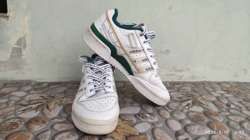Adidas forum size 40