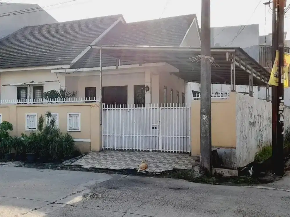 Rumah Strategis Posisi Hook di Jalan Utama Wisma Jaya, Harga 1.7M!