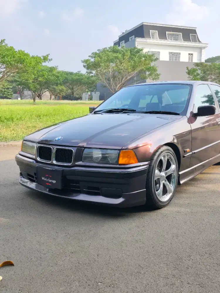 E36 320i AT 1995 Last Edition M50

Colour : Daytona Violet