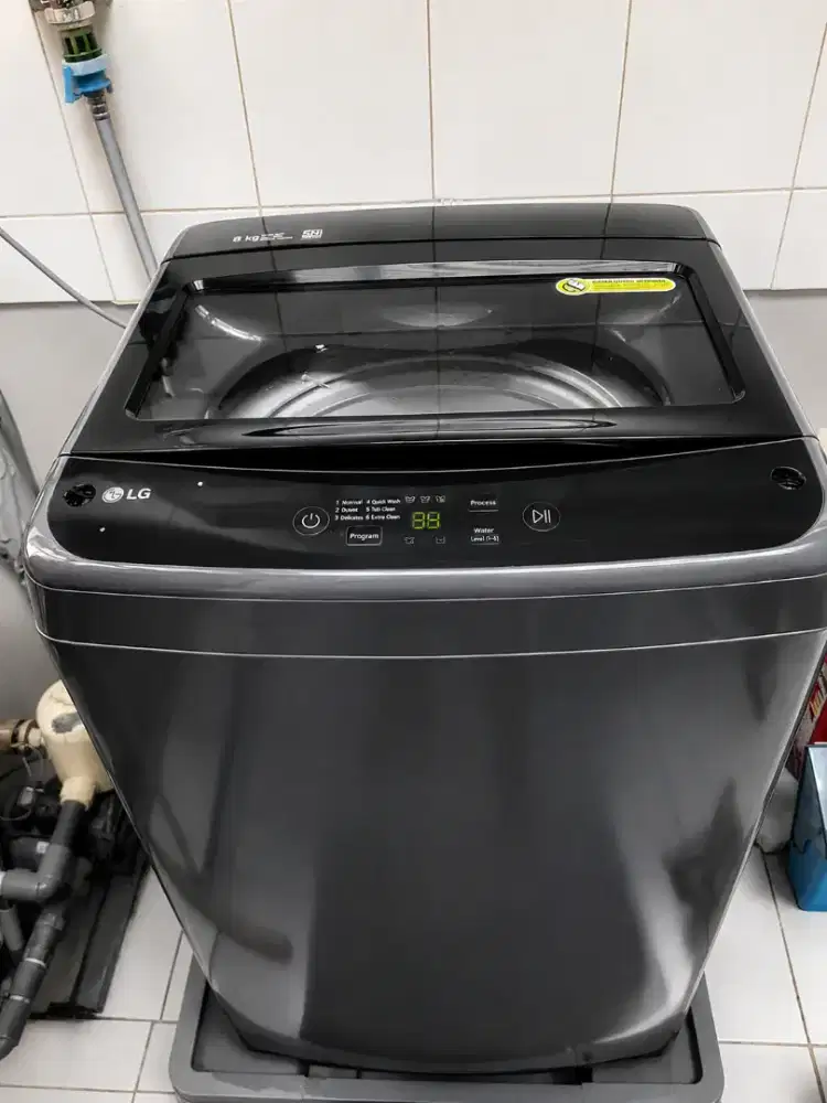 Mesin cuci LG mulus jarang dipake.