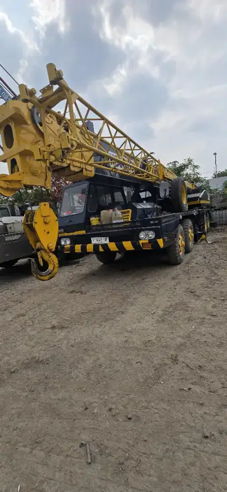 Mobile crane kobelco kapasitas 35 ton
