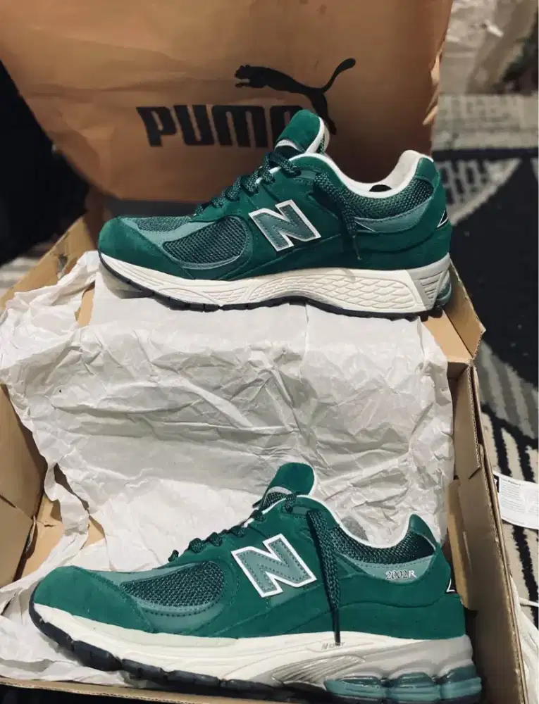 New balance 2002r march green