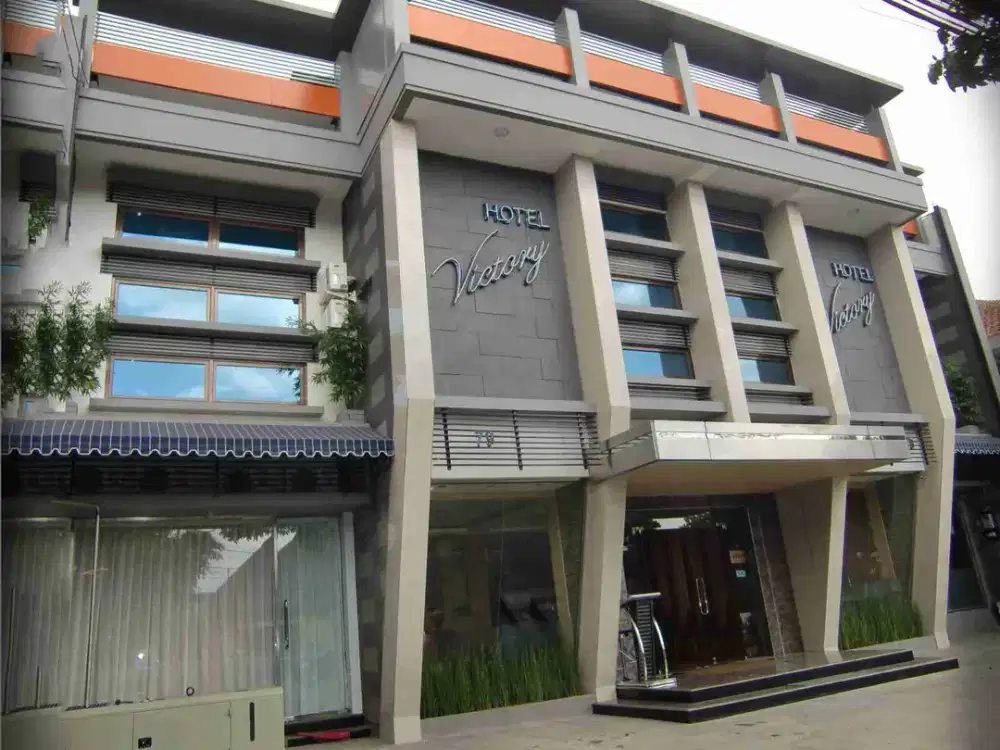 Di jual cepat turu harga hotel di Bandung, lokasi sangat setrategis.. harga nego