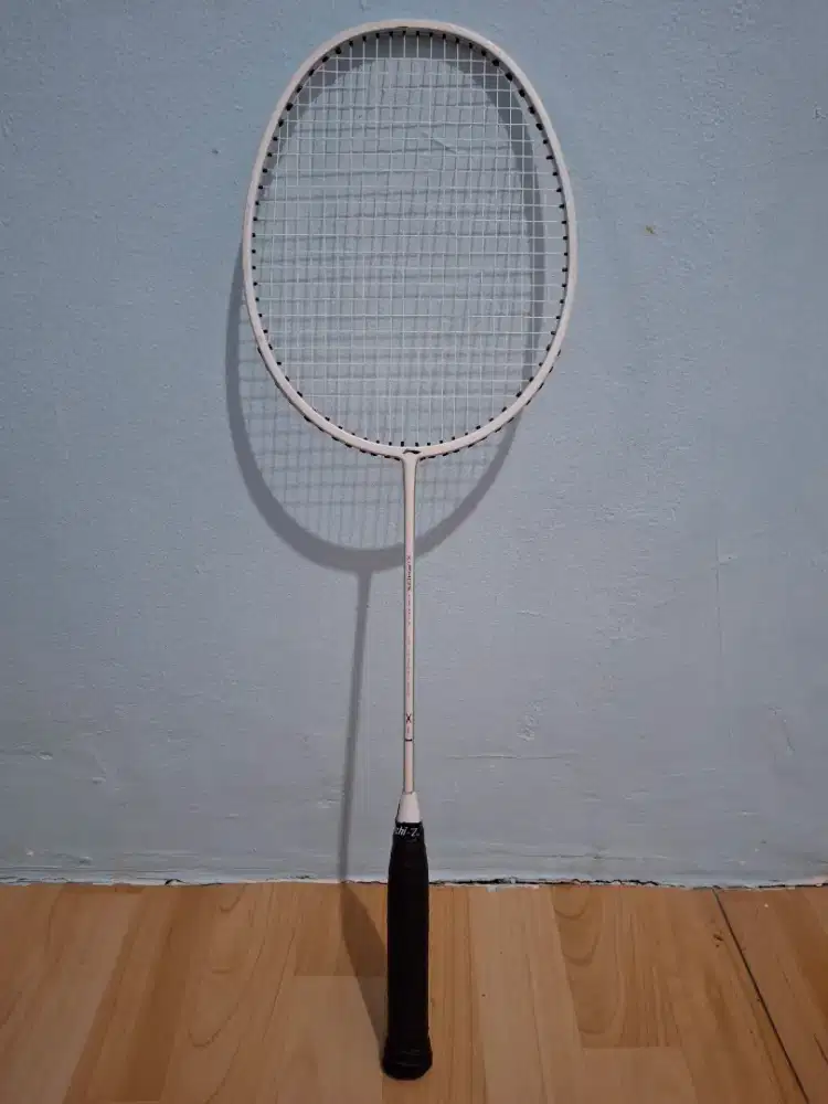 Raket Badminton Rare Lining Xiphos X1 Warna Putih Masih Bagus