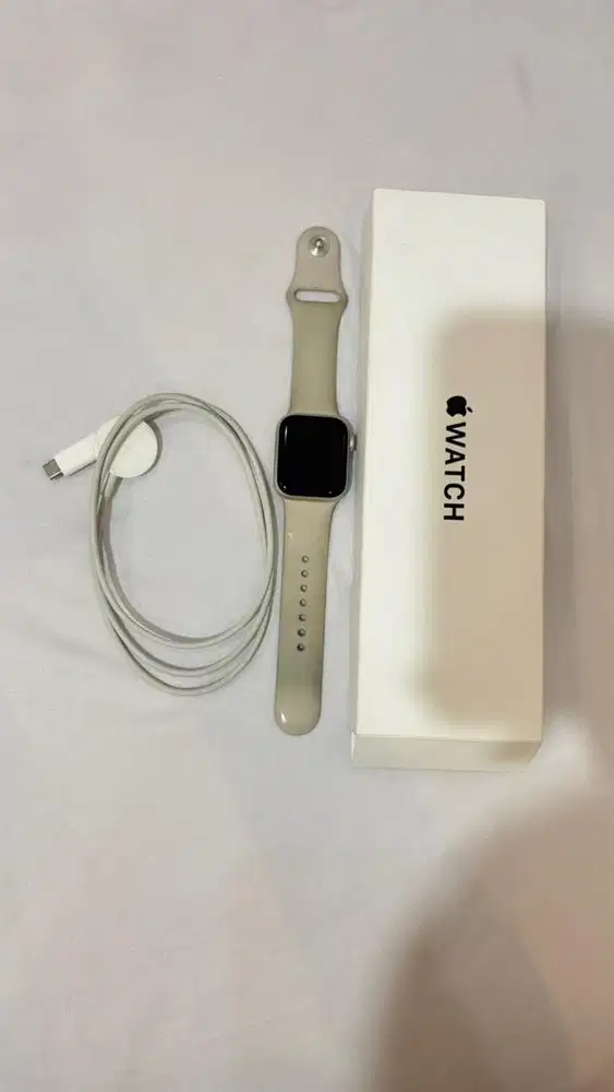 Apple Watch SE Gen 2 40mm Starlight