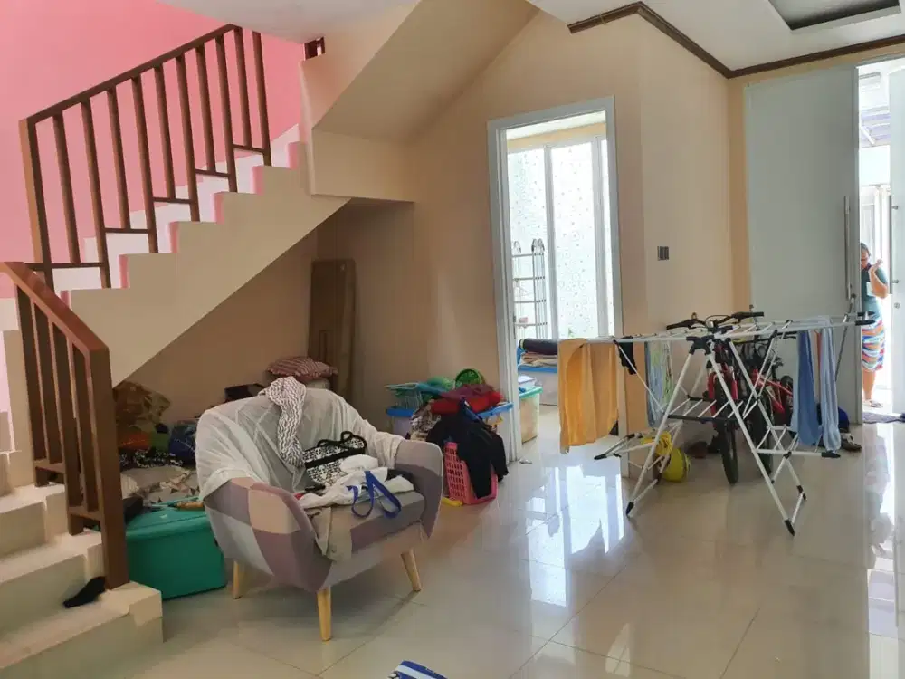 DIJUAL CEPAT! Rumah 2 Lantai Terenovasi dengan SHM di Jakarta Garden City