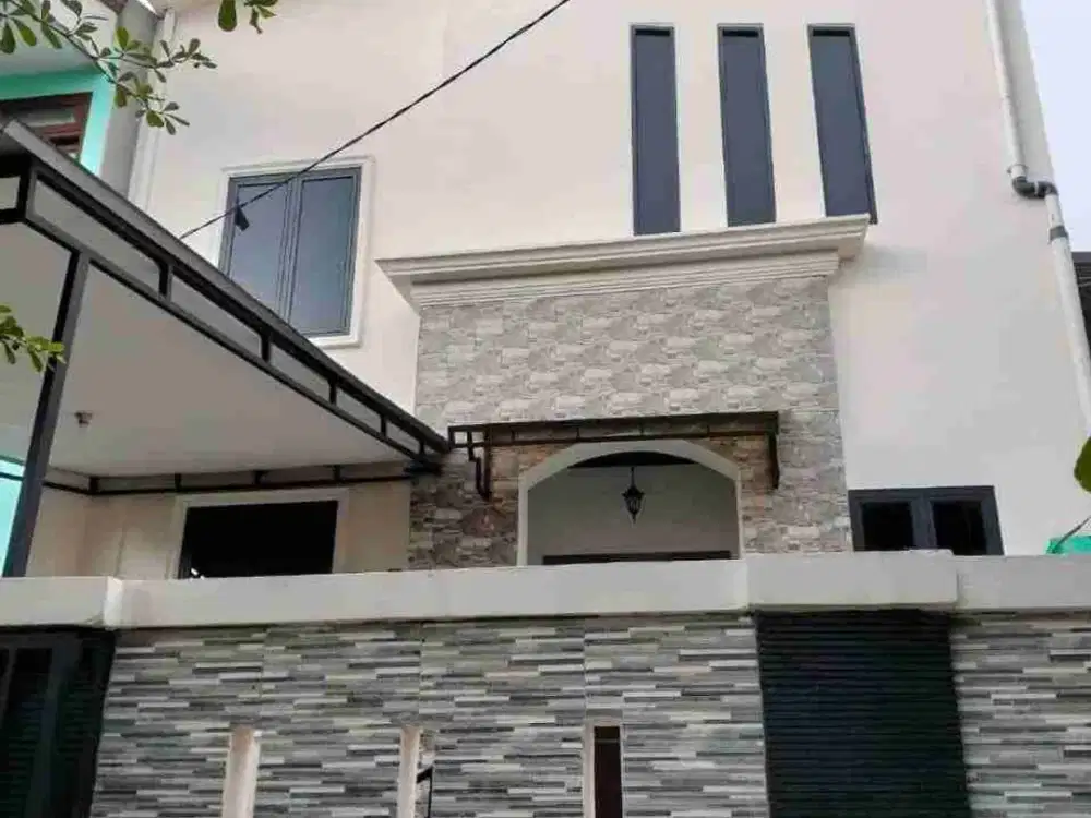 Jual Rumah Rapi siap huni ada Pool di Bukit Golf