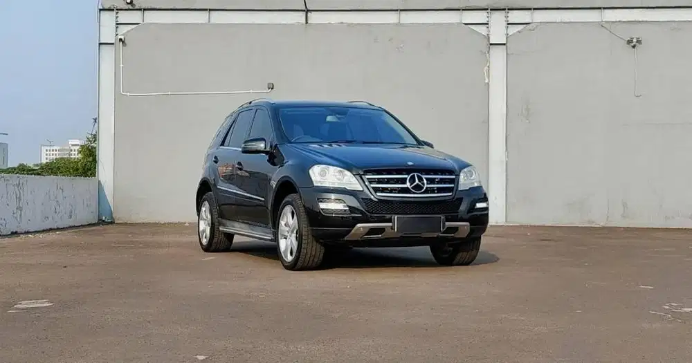 Mercedes Benz Mercy ML 300 ML300 AWD AT 2011 Black on Beige