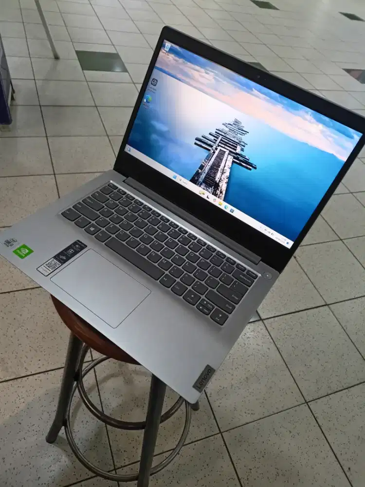 Laptop Lenovo Ideapad slim 3
