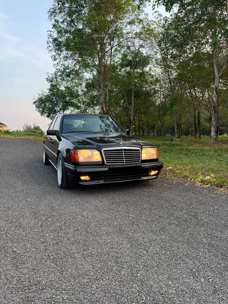 Mercedes-Benz 300E W124 1987 Black hitam 300e 1986 mercy 1988 full ori