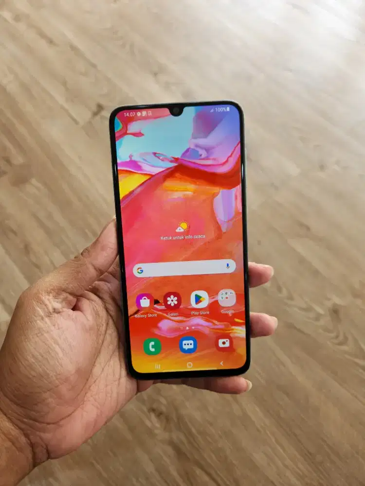 Samsung A70 6/128 orian