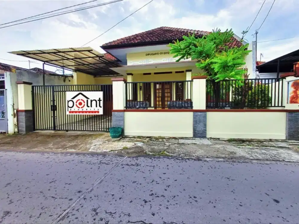 Dikontrakan Rumah Sewa Cantik Tengah Kota Sudah Include AC 4Unit
