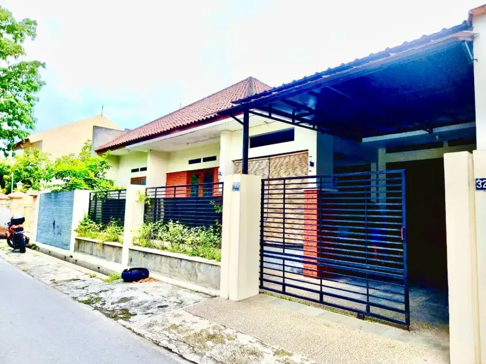 Dikontrakan Rumah Besar Kokoh Terawat Dekat Stadion Manahan Dan TOL