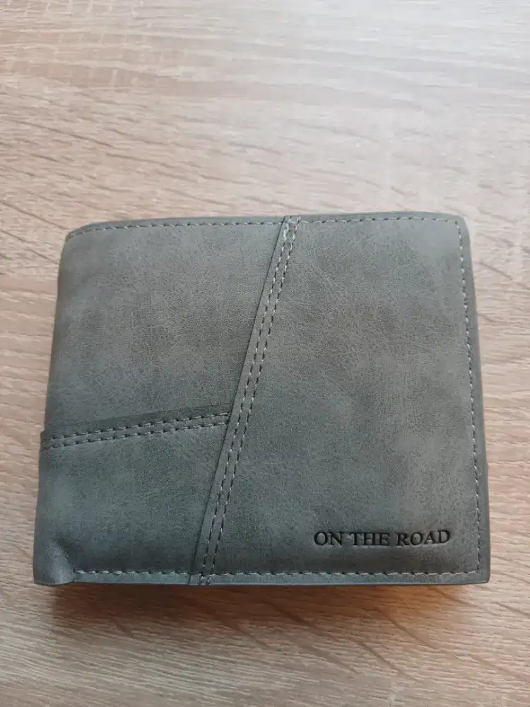 JUAL DOMPET PRIA MEREK MINISO