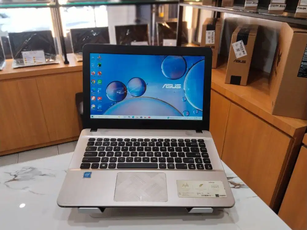 JUAL MURAH!! ASUS X441M CELERON N4000/RAM 8GB/SSD 256GB/14 INCH