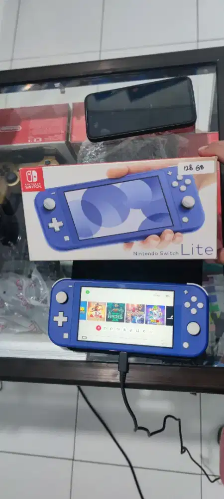 Dijual Nintendo Switch lite blue ceefwe 128gb full games