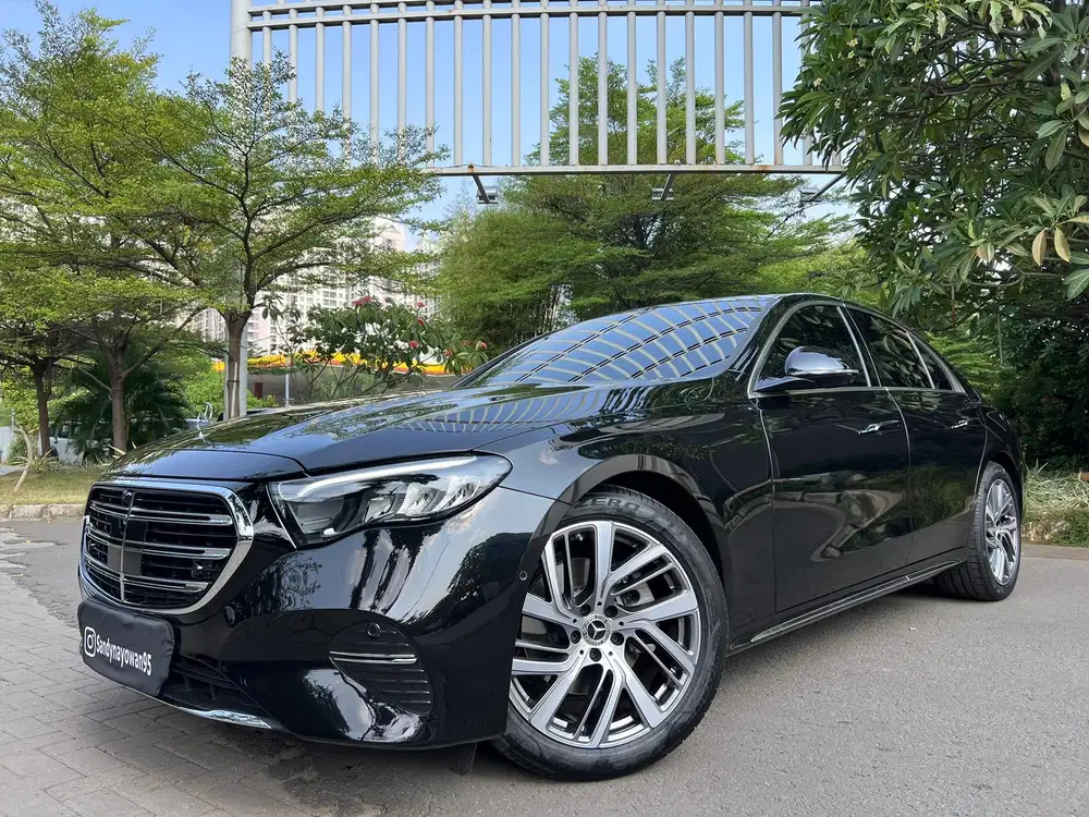 KM.2.000 MERCEDES BENZ E200 EXCLUSIVE LINE 2025/2026 BLACK E 200