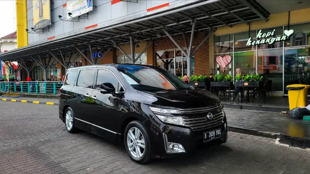 Nissan Elgrand Double Sunroof ex Direktur