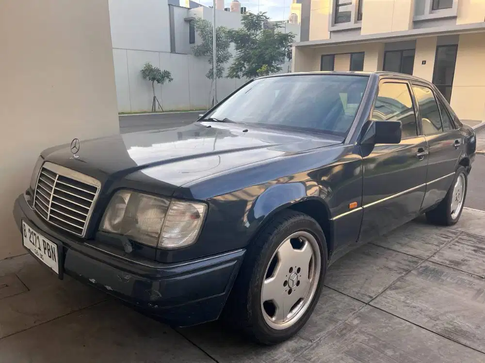 Mercedez Benz 1995 W124 e220