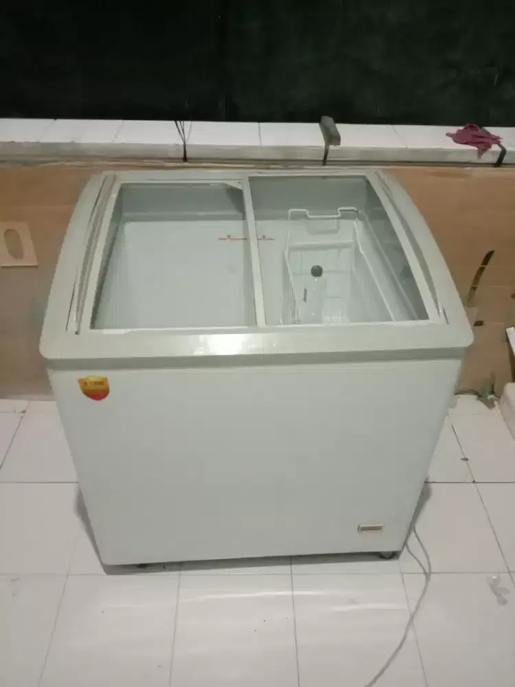 DI JUAL FREZEER MEREK GEA EX WARUNG