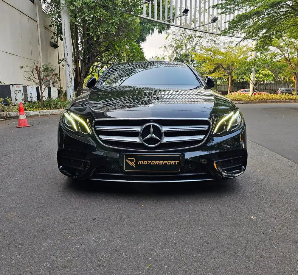(ODO: 15rb) Mercedes Benz E300 AMG 2017 low km e 300 merci