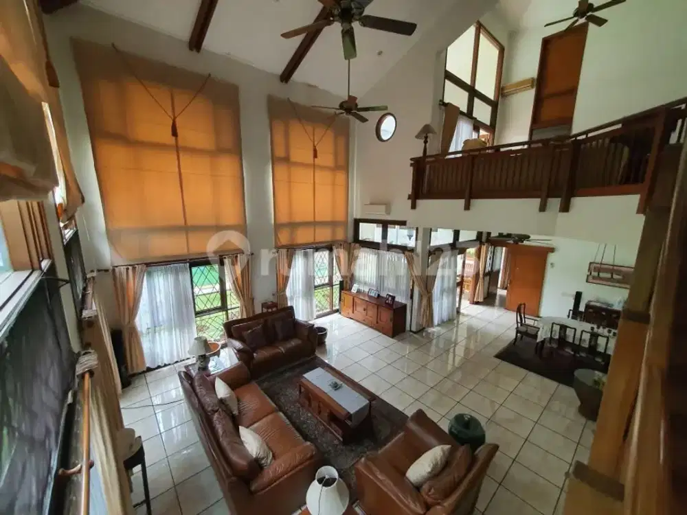 Rumah Private Hook di Teras Golf Bukit Golf BSD Tangerang Selatan